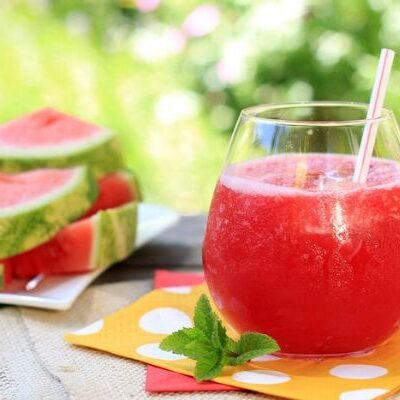 Watermelon Mint Frosé – Weight Watchers Friendly Alcoholic Beverage